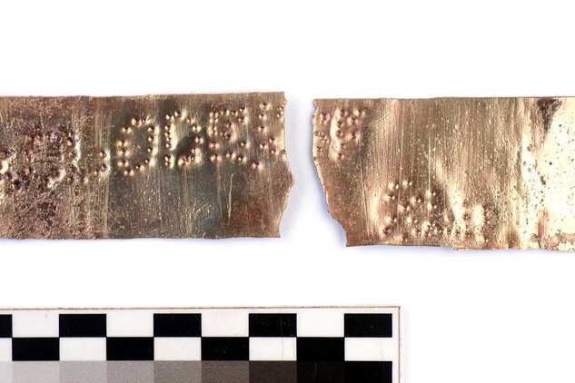 Fragment tepaného mosazného plechu, ÚPS v Českých Budějovicích, MF kláštera v Plasích
